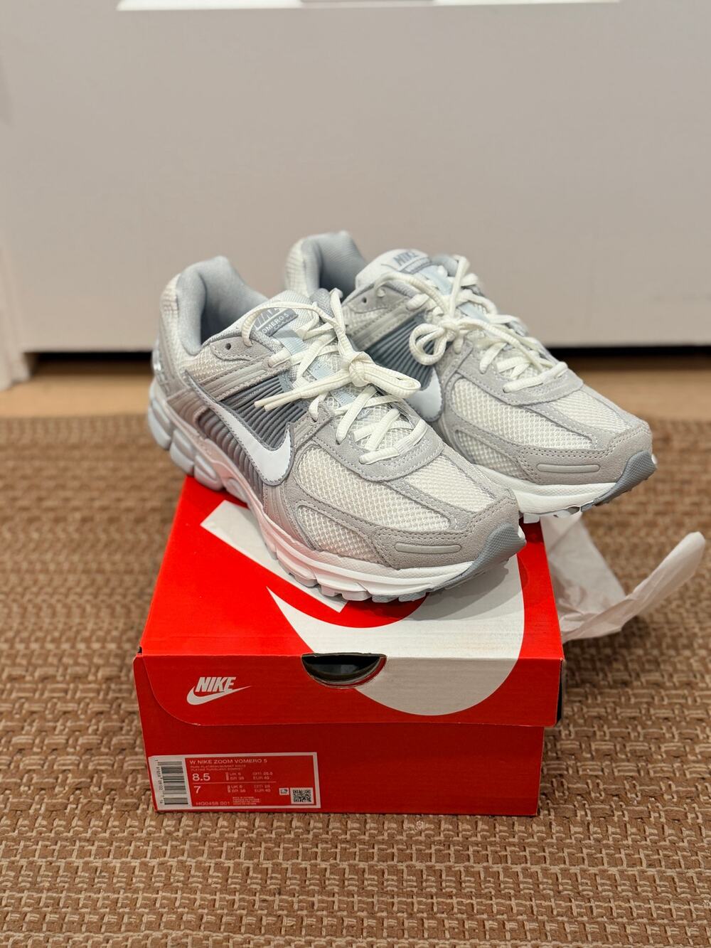 Nike Zoom Vomero 5 Women's 8.5 Platinum New in Box